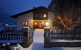 Residence Obermoarhof - Family Apartments With Pool & Playground