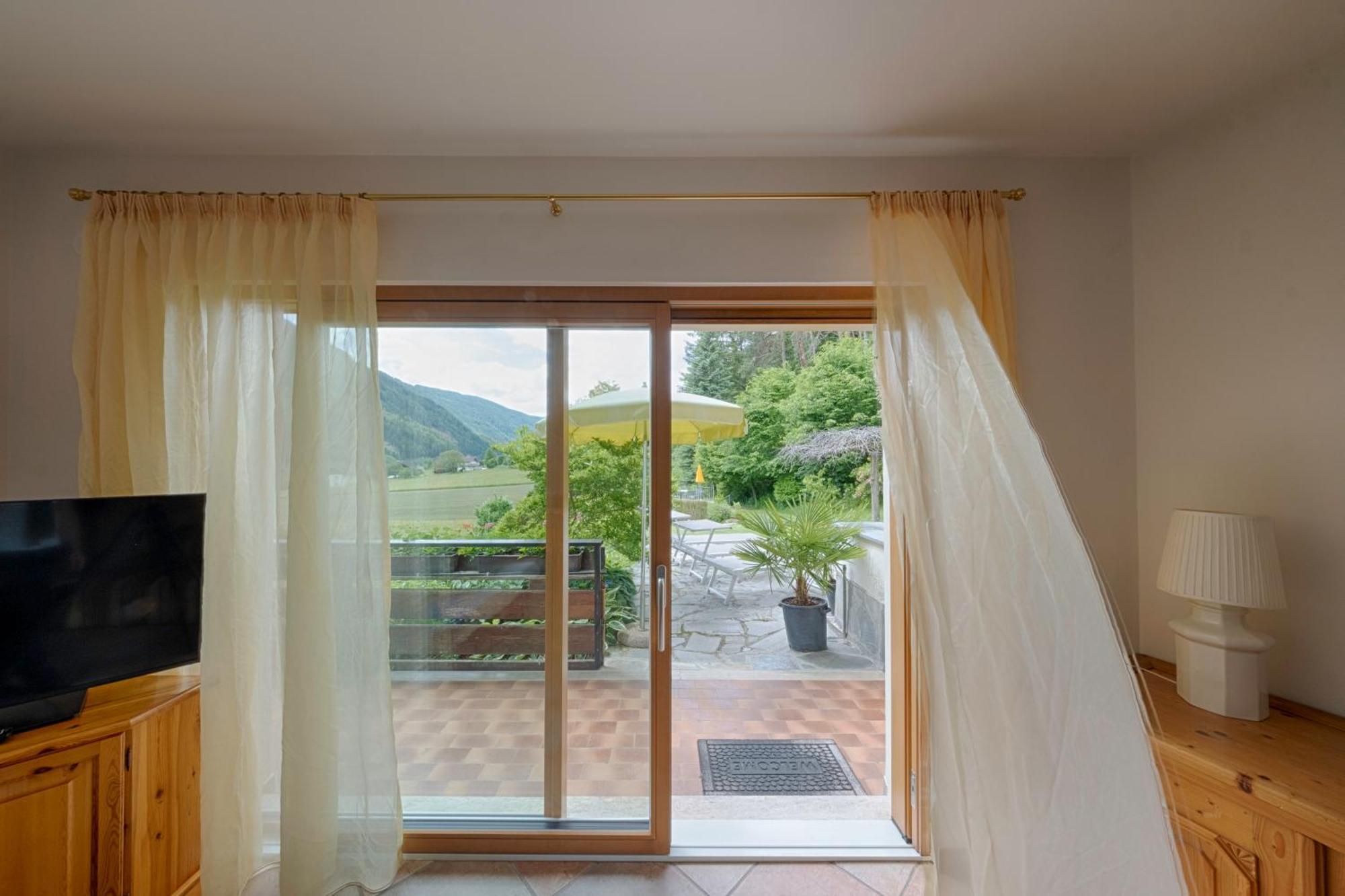 Residence Obermoarhof - Family Apartments With Pool & Playground Vandoies Esterno foto