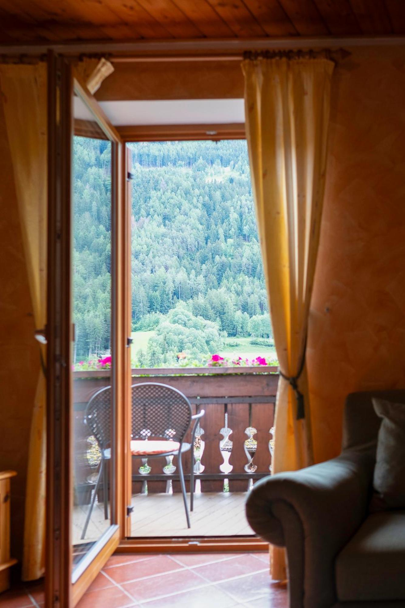Residence Obermoarhof - Family Apartments With Pool & Playground Vandoies Esterno foto